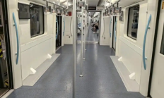 上海地铁9号线试点拆除部分座椅 车厢能多站25人 !