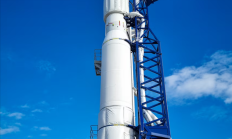 澳大利亚首次发射火箭 刚起飞就掉下起飞台爆炸