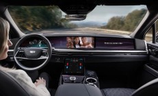 通用汽车智能化提速，未来三年拟支持谷歌Gemini、脱手自动驾驶