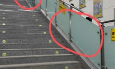 成都地铁回应步梯防走光设计 网友：多此一举