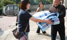 枣庄峄城:吴林街道中秋送温暖,情系社区暖人心